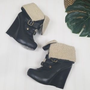 🆕️ Betsey Johnson Ryaan Sherpa lined wedge boot 8